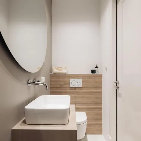 Peaceful Penthouse Apartamento